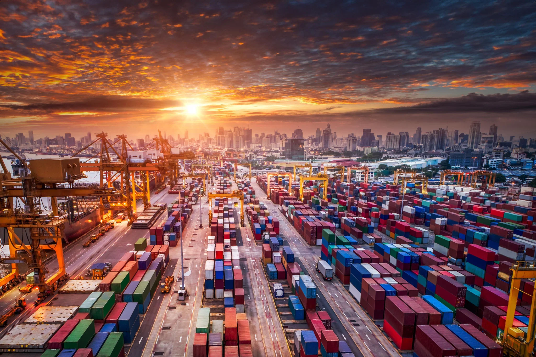 Manfaat dan Peran Pusat Logistik Berikat di Indonesia Dalam Menyikapi Ketidakpastian Global