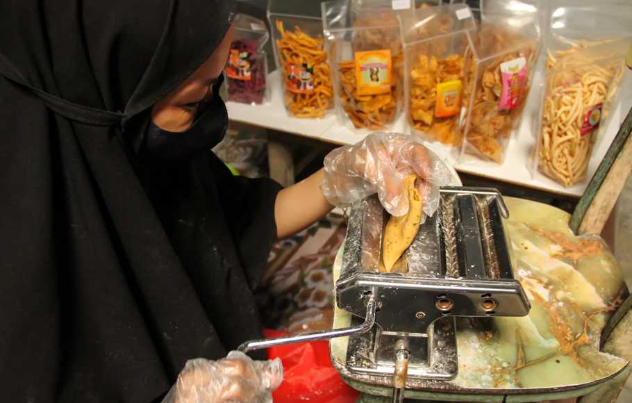 Pusat Logistik Berikat (PLB): Harapan Baru untuk IKM Indonesia