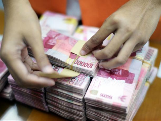 人民币200万亿与贷款利率下调：进口商与出口商的最佳行动时机
